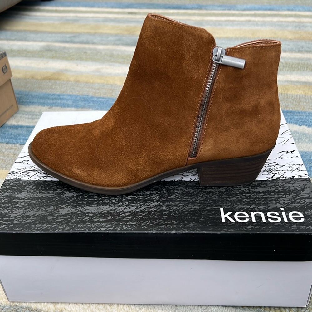 Kensie brown sued booties in 8.5
